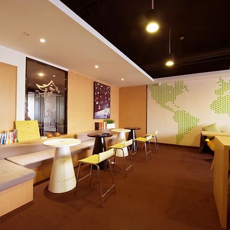 Iu Hotel Hezhou Bus Terminal Zewnętrze zdjęcie