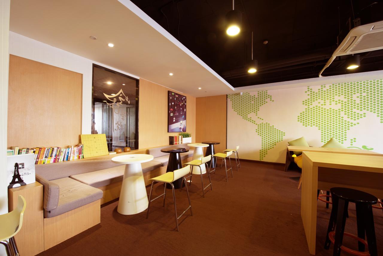 Iu Hotel Hezhou Bus Terminal Zewnętrze zdjęcie