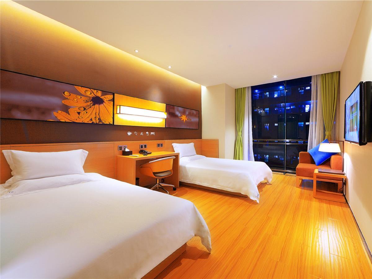 Iu Hotel Hezhou Bus Terminal Zewnętrze zdjęcie