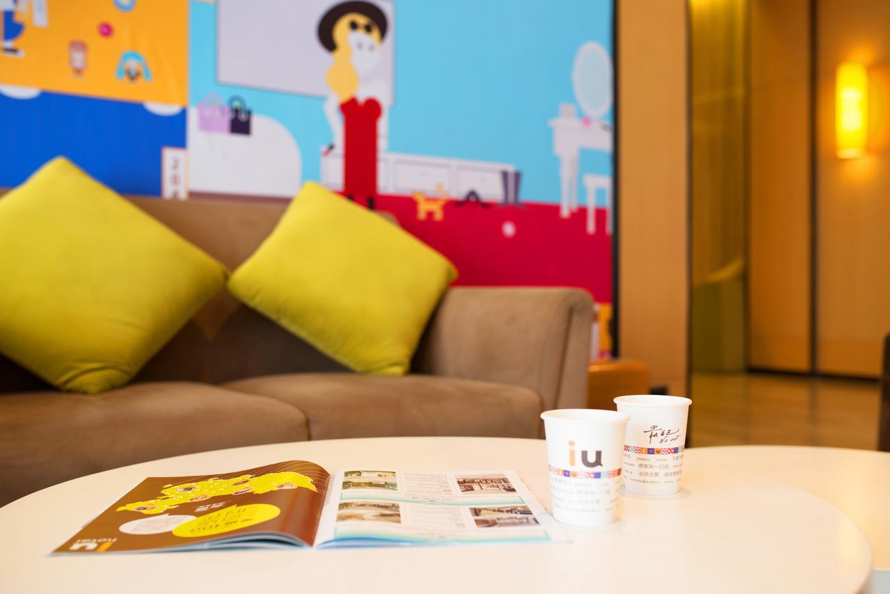 Iu Hotel Hezhou Bus Terminal Zewnętrze zdjęcie