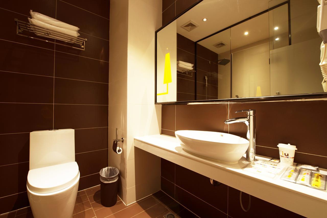 Iu Hotel Hezhou Bus Terminal Zewnętrze zdjęcie